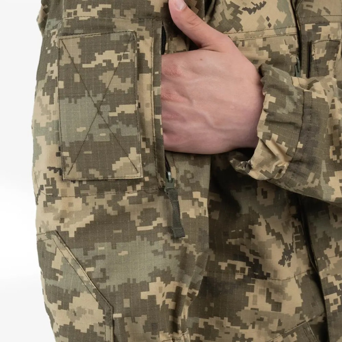Тактичний костюм Scout Suit RS® в піксельному камуфляжі – надійність і зручність у кожному русі